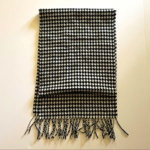 Classic Black and White Houndstooth Scarf